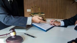 What You Need to Know About the Average Retainer Fee for a Criminal Lawyer