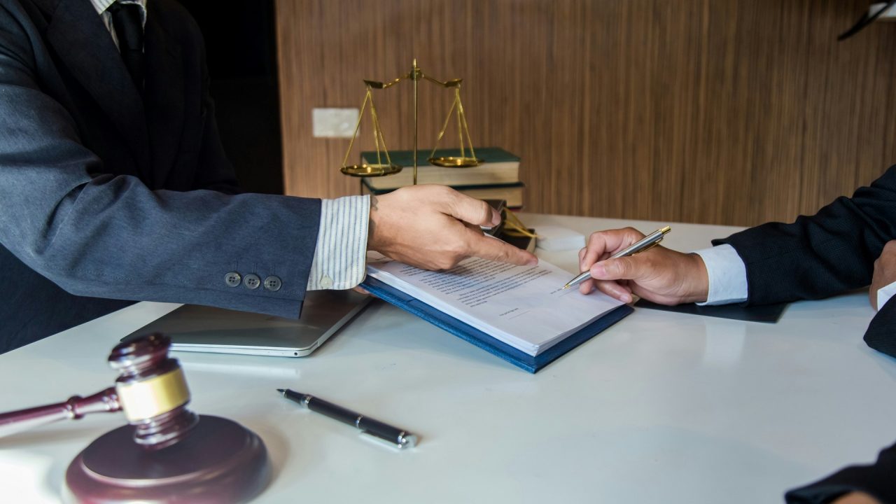 What You Need to Know About the Average Retainer Fee for a Criminal Lawyer